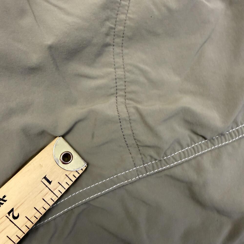 Kuhl Shorts Mens 32 Beige Cargo Hiking Outdoor Performance Stretch 11 Inseam - Picture 13 of 16